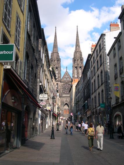  rue commerçante et cathédrale